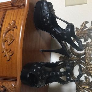 Vera Wang Studded Heels - size 8